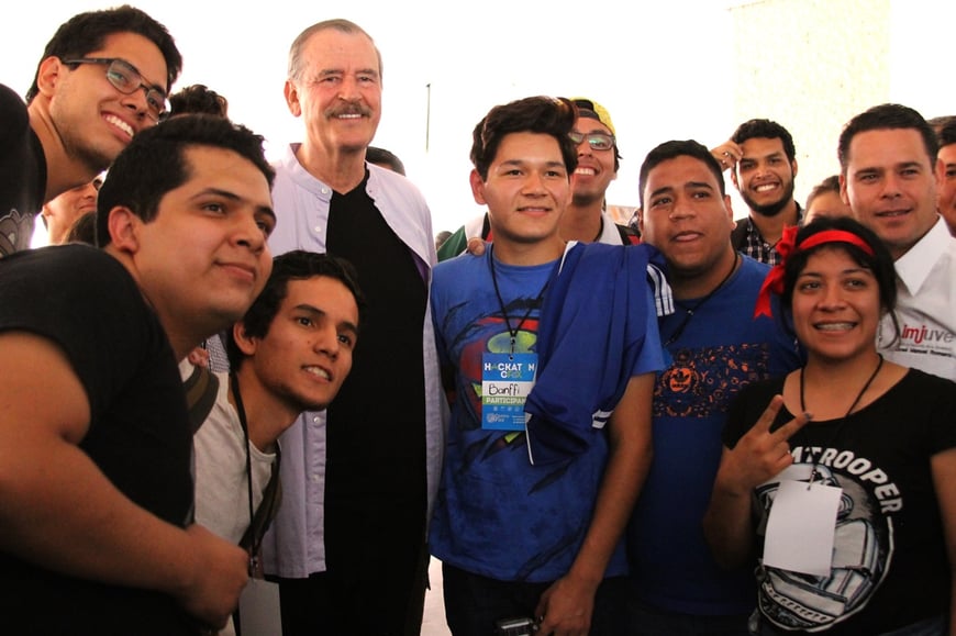 Hackatoneros y Vicente Fox #HackatonCFOX